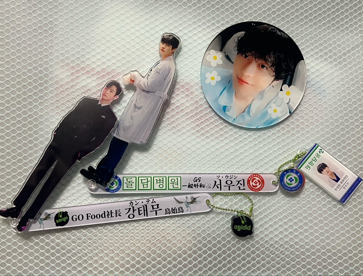 渡韓の時、持っていきたかったよ😭
遅延が発生してて帰国してたら届いてた、、笑
友達にあげたので新しく作りたいなぁと思い、作りました！推し活に使わせていただきます🫧
アクリルコースターはかわいい😍😍
#アンヒョソプ
#안효섭 #推し活