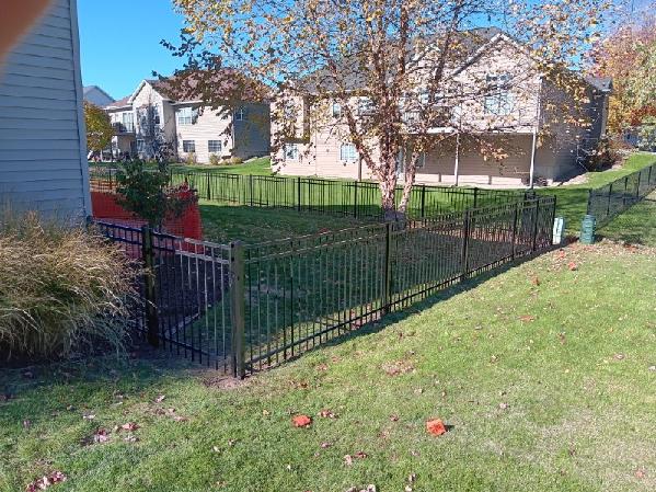 lifetimefence98's tweet image. Awesome job to AJ &amp;amp; Crew on this 4'H ornamental installed in Marion!

#fence #installation #ornamental