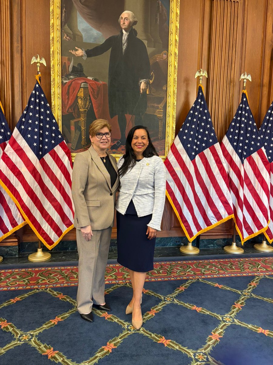 LatinaCivicAct's tweet photo. We did it. We doubled Latina representation from New Jersey in Congress with the election of Congresswoman Analilia Mejia (@AnaliliaForNJ). Si Se Puede!
#GlassCeiling broken!
We Latinas are building the bench! #LatinasBuildingtheBench #RunLatinasRun
#LatinaCivicAction https://t.co/VuSf37GfXg
