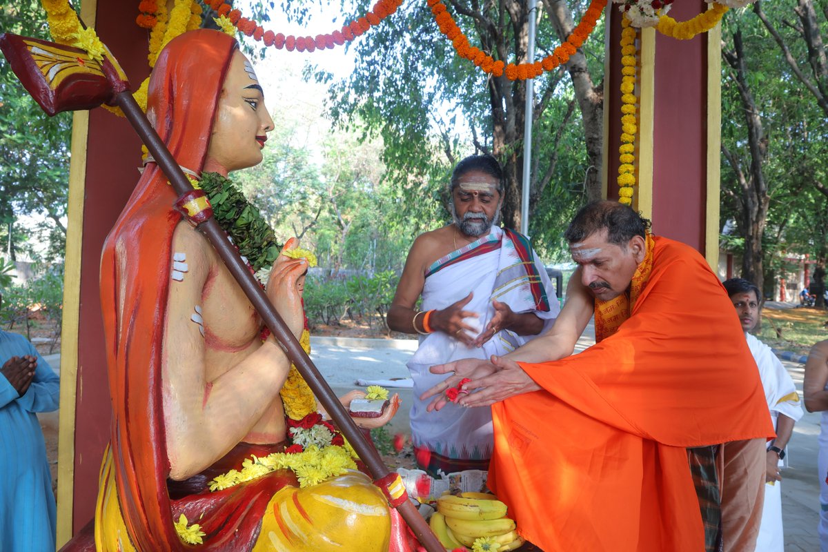 NSUTirupati's tweet photo. Sacred Puja at National Sanskrit University on the Jayanti of Bhagavatpada Adi Shankaracharya

The celebration began with Vedic chanting and floral tributes at the statue of the great Jagadguru creating a deeply spiritual atmosphere https://t.co/rdkR03MBsT
