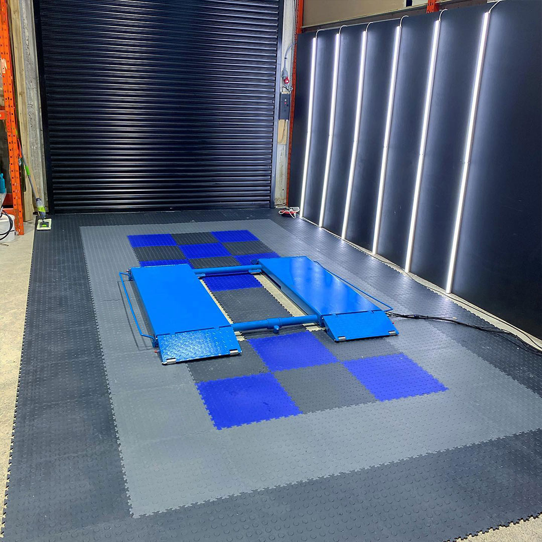 mototile's tweet image. MotoLock Heavy Duty Interlocking Tile Flooring layout tool | Experiment with the tile patterns and estimate required quantities | Try it out mototile.com/motolock-desig… #mototile #interlockingtile #tile #DIY #FOS #floor #garage #work #f1 #classiccar #garagetiles #garage #tiles #cars