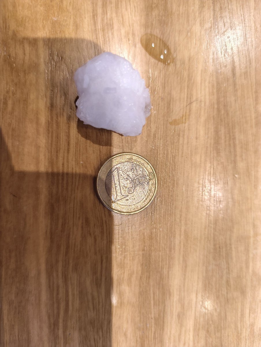 Arab_Storms's tweet image. ️ عاصفة برد غزيرة  تضرب بلدة ريبس دي فريسر  بإقليم كتالونيا شمال شرق إسبانيا 🇪🇸، وذلك خلال ساعات بعد ظهر اليوم، حيث شهدت المنطقة تساقطًا كثيفًا لحبات البرد وسط أجواء عاصفة.

#Weather #Spain #Hail #Catalonia