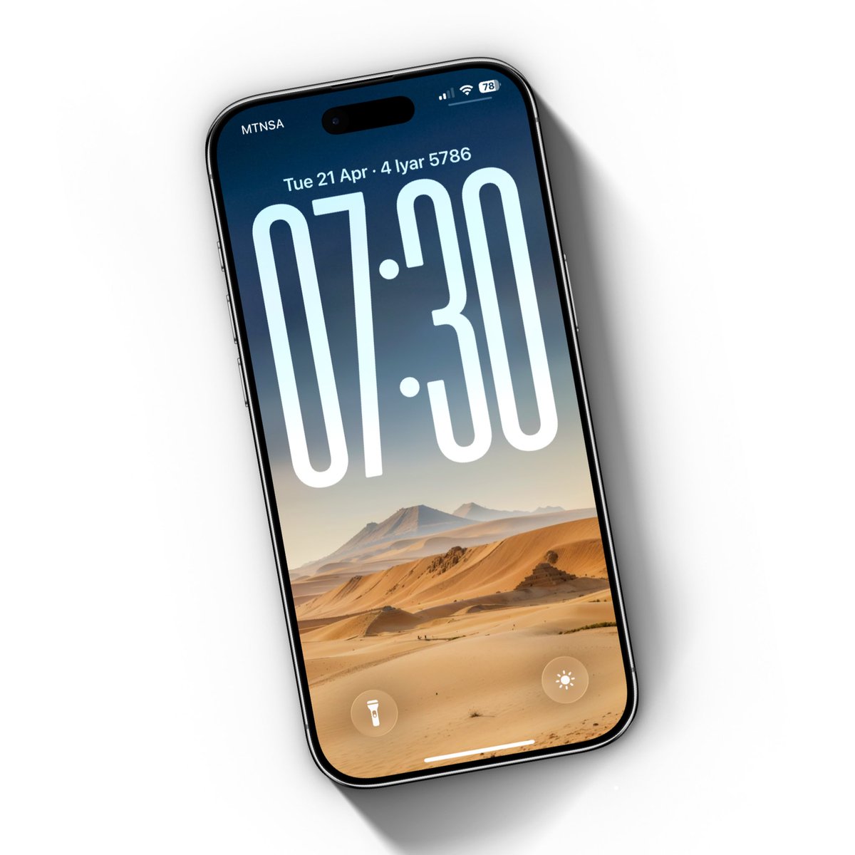 Venero_Antonio3's tweet image. Today’s setup 
#widget from Richmond Gold pack by @Hewoood and available here ko-fi.com/s/af1be7302f
.
#mockups by @screenshot_pro 
#homescreensetup #ios #ios26 #Apple #iPhone #wallpaper