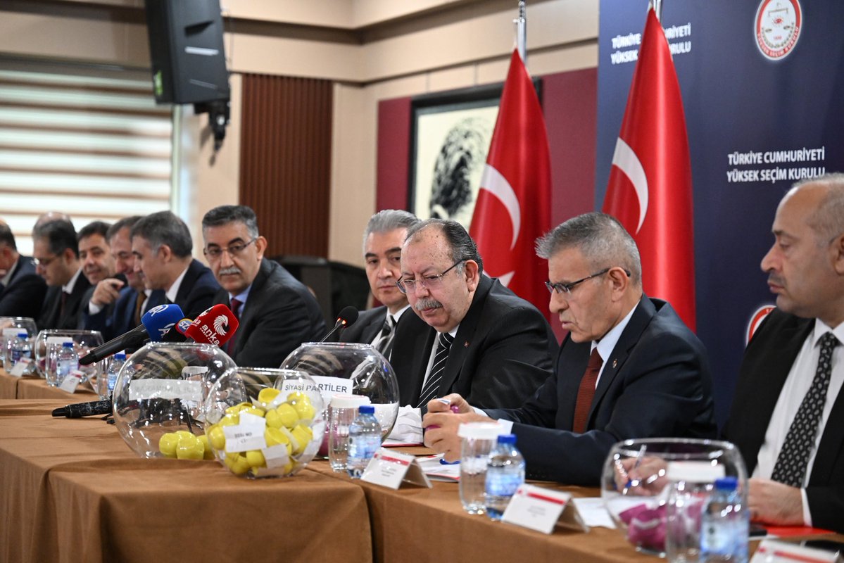 Tokat, Gümüşhane ve Nevşehir’de belde statüsü kazanan 6 yerleşim yerinde, 7 Haziran 2026 Pazar günü gerçekleştirilecek ara seçimler için Yüksek Seçim Kurulu’nda kura çekimi yapıldı. Kura çekimine partimizi temsilen Seçim İşleri Başkanımız Sayın Hatice Ceren Yılmaz katıldı.

27