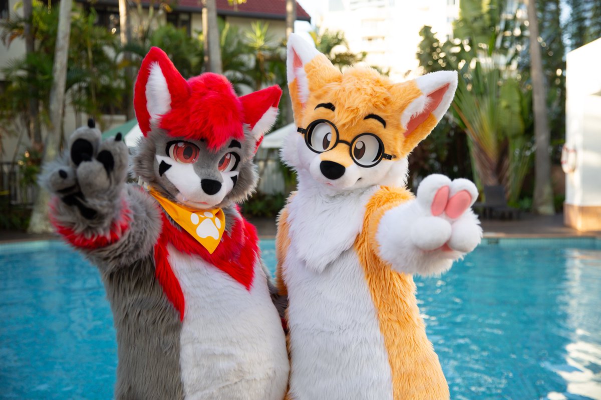 Big thank you to <a href="/FurDUcon/">FurDU</a> staffs their hard work ⭐🦘

To all the attendees that took pics of me + <a href="/ShujjaWuff/">ShujjaFolf</a> 🦊 🐺 DM is open, please share them with us 💛 Many has ask for our maker, it is <a href="/kukuGummyShark/">kuku</a> 🦈 

Until next time, travel safe home! ✈️✨

📸: <a href="/xavier_ho/">Spaxe</a>
#Furdu2026