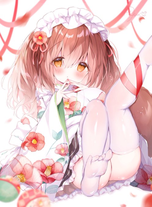 #絵師100人展に出てみたい 
いつか出てみたいです!絵柄が個性的かつ、きらきらちゅるちゅるしていると好評いただいています🍓🌸
最近はいろんな色を使うのが楽しいです!✨ 