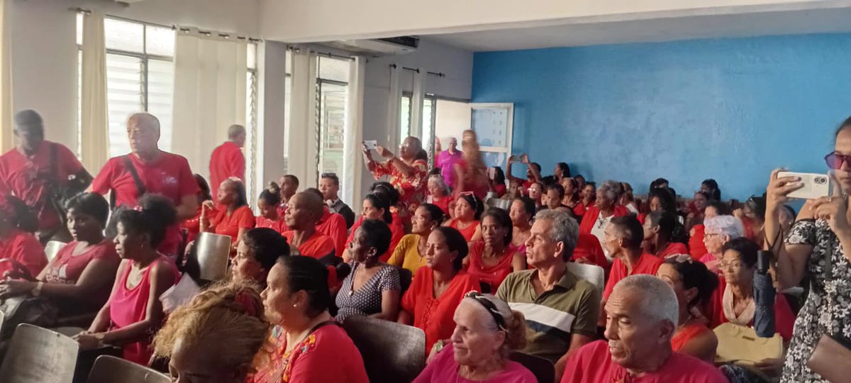 #SiempreSantiago
#ALaPatriaSeDefiende 
Convocatoria para desfilar por la Patria este 1ro de Mayo en la Direccion General de Educacion