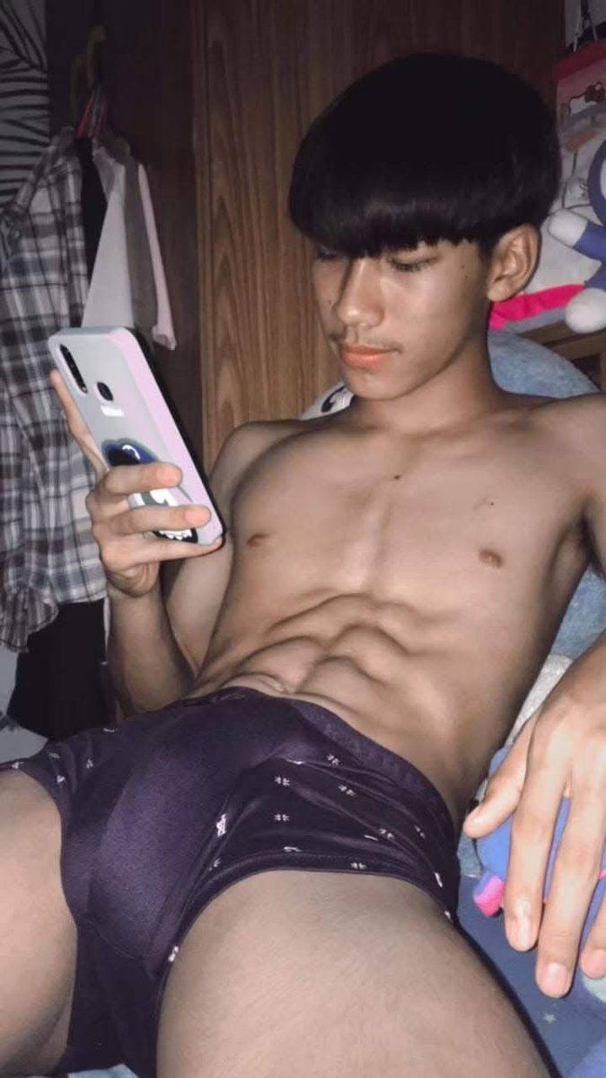 Baby alone tweet media