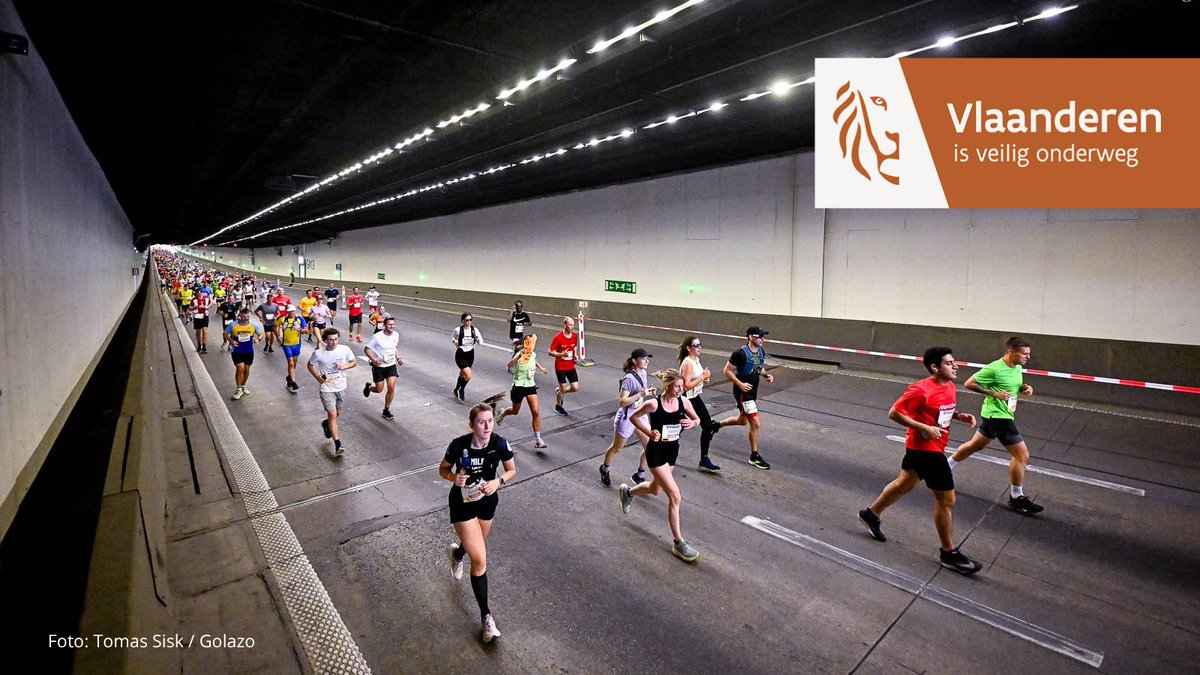 verkeerscentrum's tweet image. ERNSTIGE HINDER! Zondag a.s. kan je de tijdens de #BaloiseAntwerp10Miles NIET door de #Kennedytunnel #R1 richting Nederland rijden. Die is DICHT tussen 8u30 en 16u30. Verkeer naar het noorden moet vanaf #Antwerpen-West omrijden via de haven: #E34 en #R2. Op die omleidingsroute is