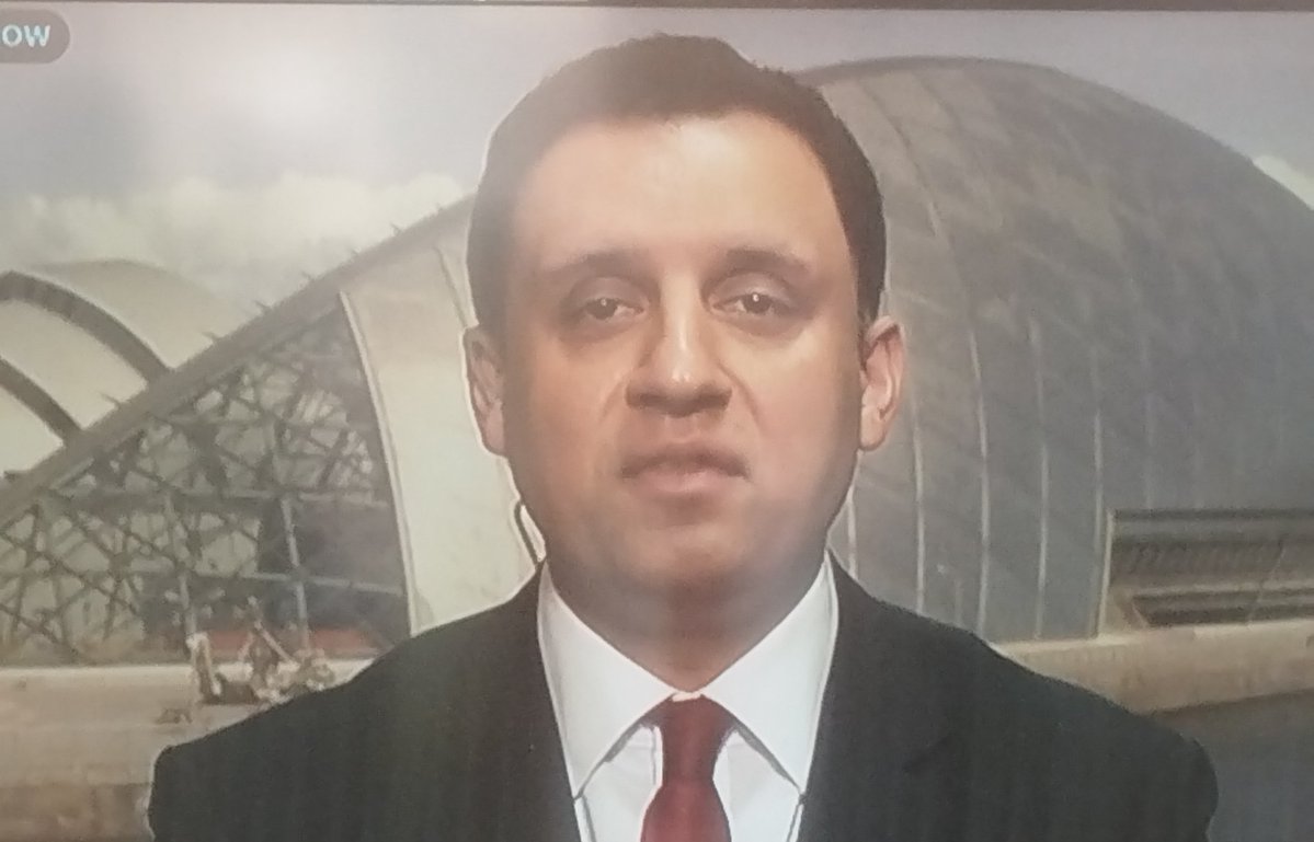 tozdee57's tweet image. #AnasSarwar trying to 'pertend', as he says, that #Scottish #Labour is separate from #Labour! Also that he doesn't say anything different in private than he does on public, except of course asking to collaborate with #Reform! He was, as expected, given an easy ride! #politicslive