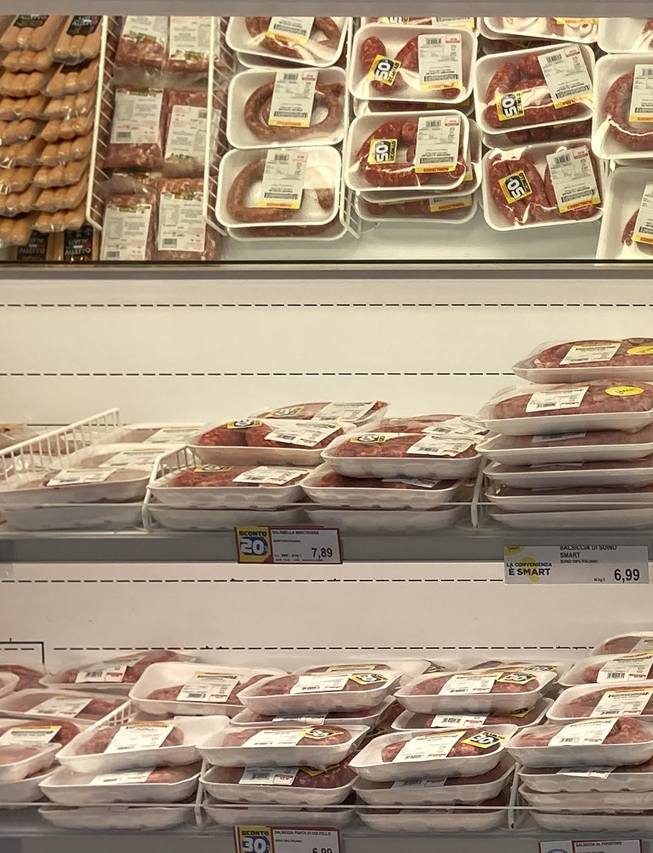 ReciklerkoCans's tweet image. Meat in open fridge

istockphoto.com/portfolio/Pand…

#Meat #fridge #refrigerator #grocerystore #retail #mockup #editorialphoto
