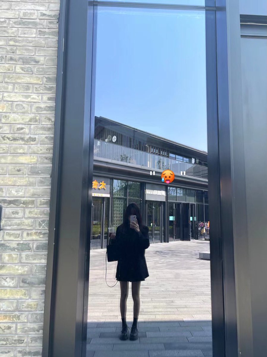 过了这个村，但没过这个店 tweet media