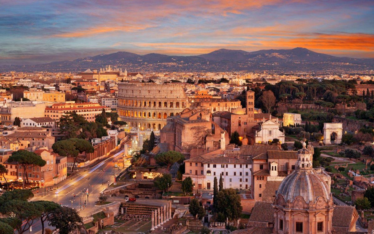 harrylpg's tweet photo. 🇮🇹ROMA.

🎂Según la tradición legendaria, Roma fue fundada el 21 de abril del año 753 a.C. por Rómulo, es decir hoy cumple 2779 años.
✍️El turista promedio Argentino, con suerte visita Roma una sola vez en la vida, y unos pocos días.
🤔Entonces, ¿Cual seria el itinerario imperdible de 3 o 4 días? 

✍️⬇️ Dejo el que recomiendo yo, muy clásico y los invito a que dejen el suyo, siempre pensando en ese viajero que tiene la suerte, de al menos, ir una sola vez en la vida.

1⃣DÍA 1 , ROMA IMPERIAL.
👉Coliseo  y Foro Romano + Palatino,todo junto en un mismo ticket.
Despues a caminar por el centro histórico
👉Y a la noche, cenar en Trastevere.

2⃣DÍA 2, EL VATICANO.
👉Museos Vaticanos + Capilla Sixtina 
👉Basílica de San Pedro
Si te sobra tiempo, una caminata rapida por:
🚶‍♀️Castel Sant’Angelo , Piazza Navona, Fontana di Trevi
y cenar en una pizzeria justo enfrente del Pantheon.

3⃣DÍA 3 ,” Paseando por ROMA”
🚶‍♀️Sigue la caminata, la pizza, la pasta, el cafe y los helados.
👉Desde PLAZA DE ESPAÑA
👉Via dei Condotti y otra vez ...
👉Fontana di Trevi, Panteón, Piazza Navona y terminar cruzando hacia Trastevere para cenar.