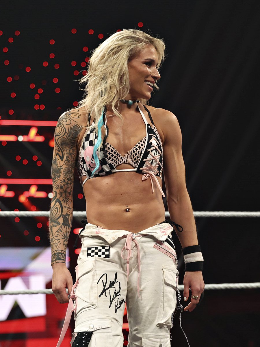 Wrestle Court tweet media