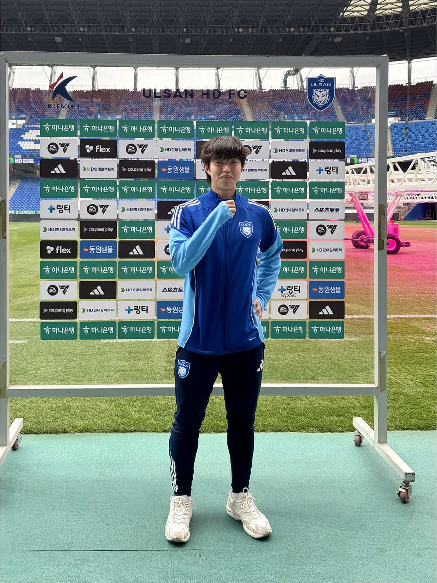 쨥 tweet media