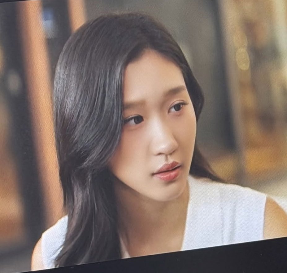 im_myouison2's tweet image. You know why Lalin was too calm? Because she's telling Arisa that she knows everything, but she truly loves her and wants to spend her remaining days with the person she loves. She's sick and there's no cure...

Okay, bye. 

#BrokenOfLoveTheSeries 
#FayePeraya #AtomPariya