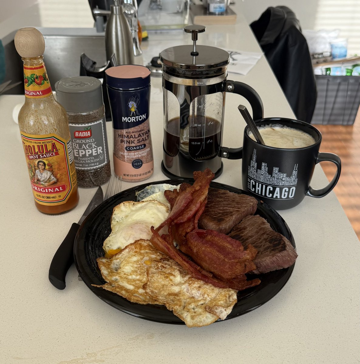 PaulPanici's tweet image. A balanced #carnivore breakfast for me including a modified BBBE - Bison Bacon Butter and Eggs!!  😍
