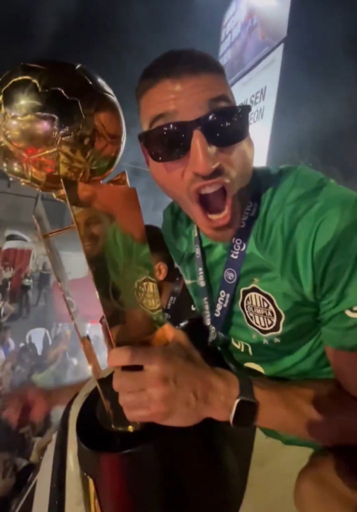 San Olveira tweet media