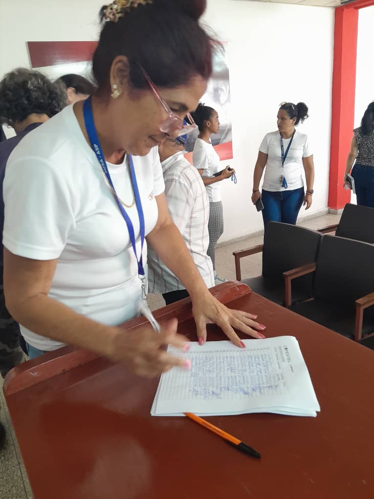 AnayMorera85's tweet photo. 🇨🇺 Los trabajadores cubanos, con su sudor y lealtad, demuestran cada día que defender la patria no es solo un deber, es un compromiso de corazón. Frente a cualquier amenaza, ¡firmeza y conciencia! Por la Revolución, por nuestros logros, venceremos!.
#1DeMayo 
#100fuegosVibra https://t.co/PDkm0bHnVy