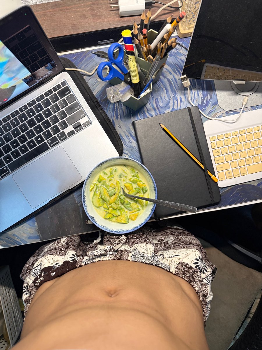 thisprettyyyboy's tweet photo. All time favorite! Avocado with 🥛 https://t.co/bddW4zYBkN