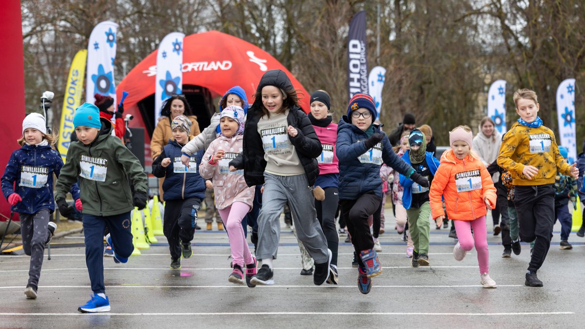 Kaitsevagi's tweet image. In honour of Veterans' Month, Blue Heptica charity runs were held in Tallinn, Tartu and Rakvere.

📷 Pvt. Joonatan Jõgiaas, Rasmus Allik

#kaitsevägi #EDF #annameau #sinilill  #Estonia #Eesti #veteran #veterans #sinilillejooks