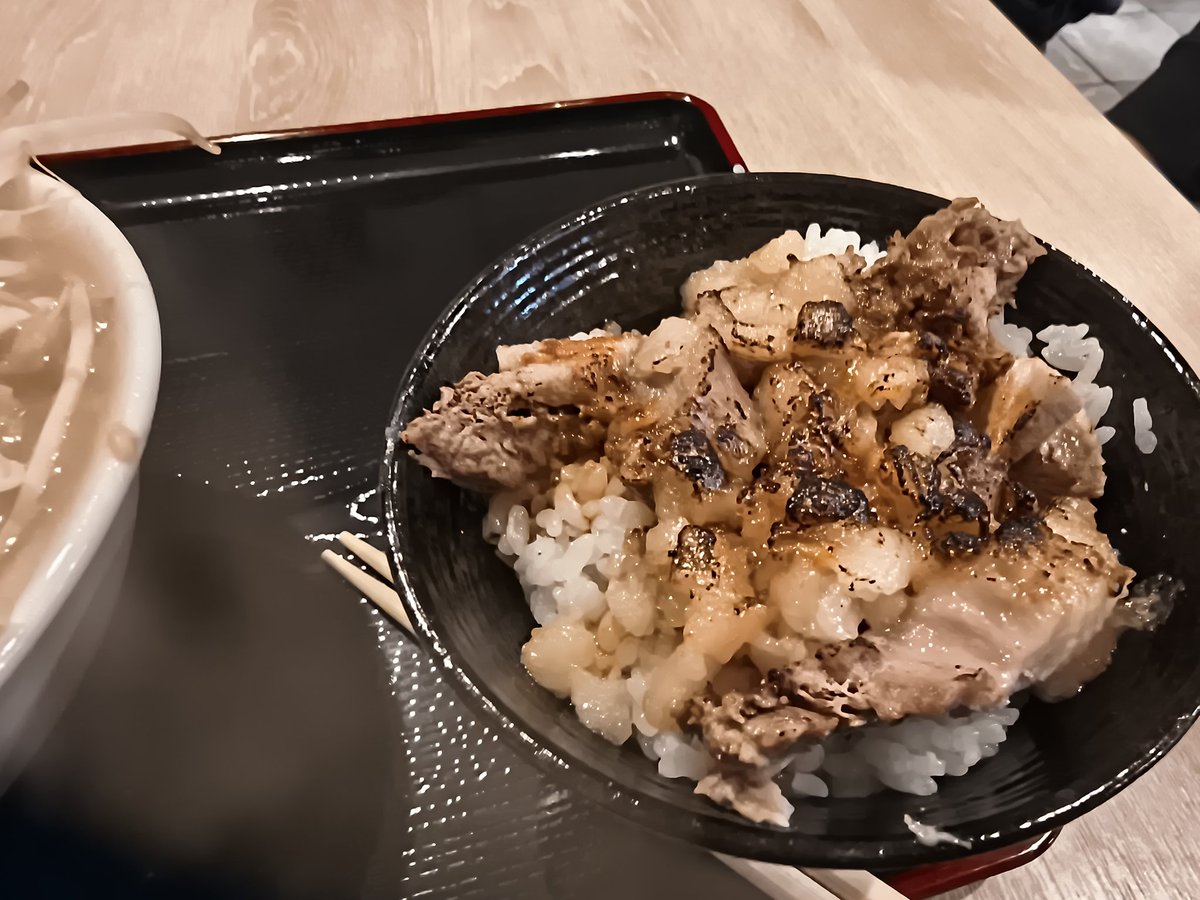お腹いっぱいポンポンペインR1乗って帰るの辛かった(・ω・`)