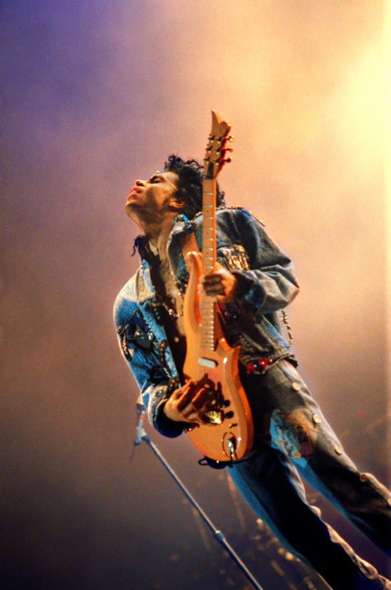 10 years. Man, time flies.

Put one up for the Purple One, The Kid 😉 from Minneapolis, the genre bender, the virtuoso, the hitmaker, the innovator, the icon.

Produced, arranged, composed and performed by…

The greatest of all time, Prince Rogers Nelson

#PRINCE4EVER