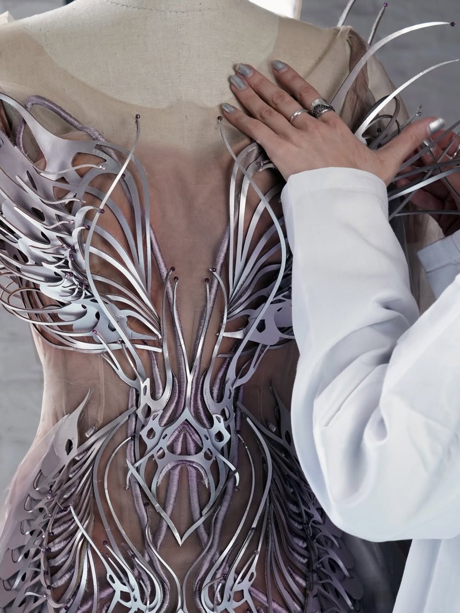 LISANATIONS tweet media