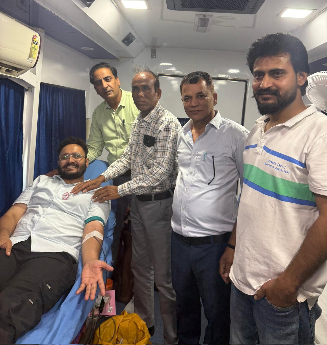 _AjayHooda's tweet photo. #प्रणाम_शहीदां_नु #Blood_Donation_Camp yesterday at #Jat_College_Rohtak in memory of martyrs 🇮🇳
Thanks and congratulations to all the blood donors. 🙏😊
#Donatebloodsavelife 
#MDU @BloodDonorsIn @cmohry @DiprHaryana @MANAGEROFFOUND2 @SonuSood @thetribunechd https://t.co/lEEhfXvevk