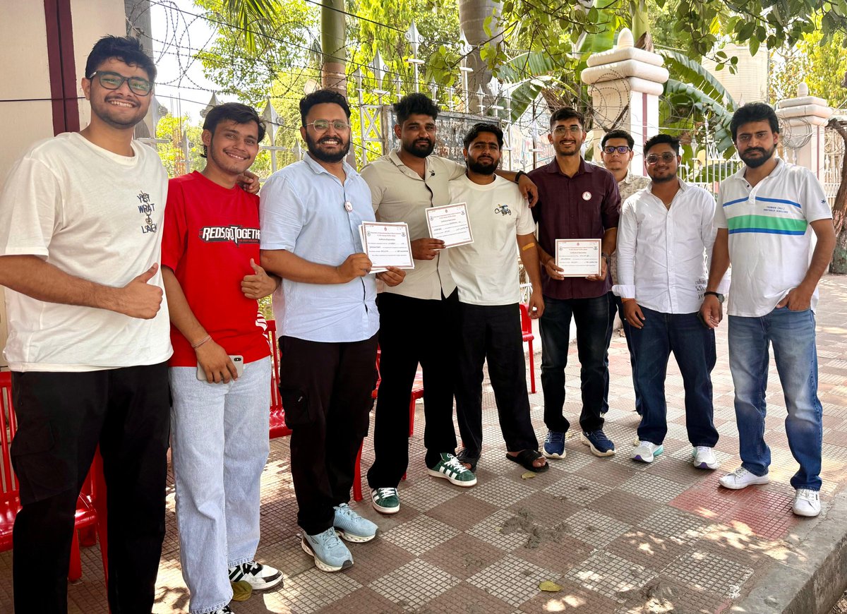 _AjayHooda's tweet photo. #प्रणाम_शहीदां_नु #Blood_Donation_Camp yesterday at #Jat_College_Rohtak in memory of martyrs 🇮🇳
Thanks and congratulations to all the blood donors. 🙏😊
#Donatebloodsavelife 
#MDU @BloodDonorsIn @cmohry @DiprHaryana @MANAGEROFFOUND2 @SonuSood @thetribunechd https://t.co/lEEhfXvevk