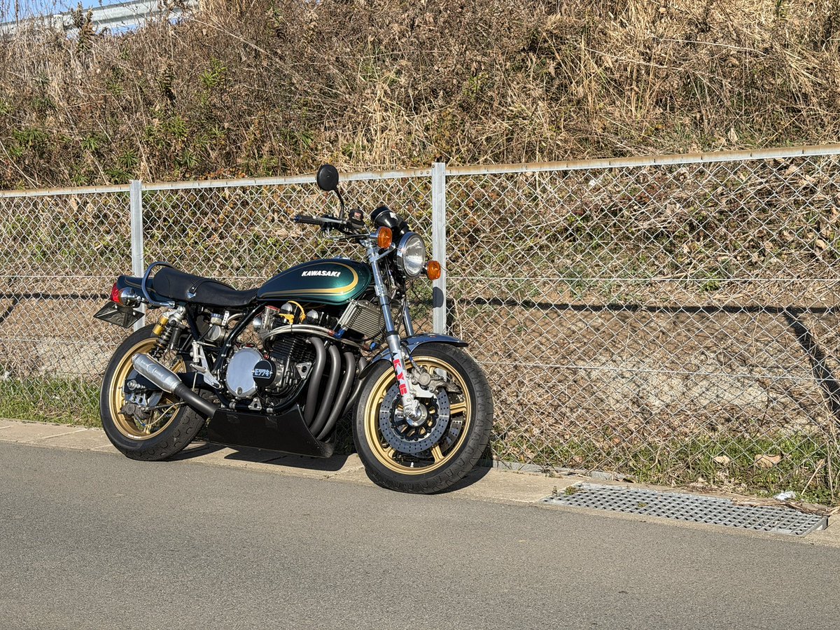anaae86's tweet photo. #今のバイクに何年乗ってる
ゼファー χ が24年
火の玉が19年
玉虫が15年
kz1000が5年 https://t.co/xTJQuoy9gE