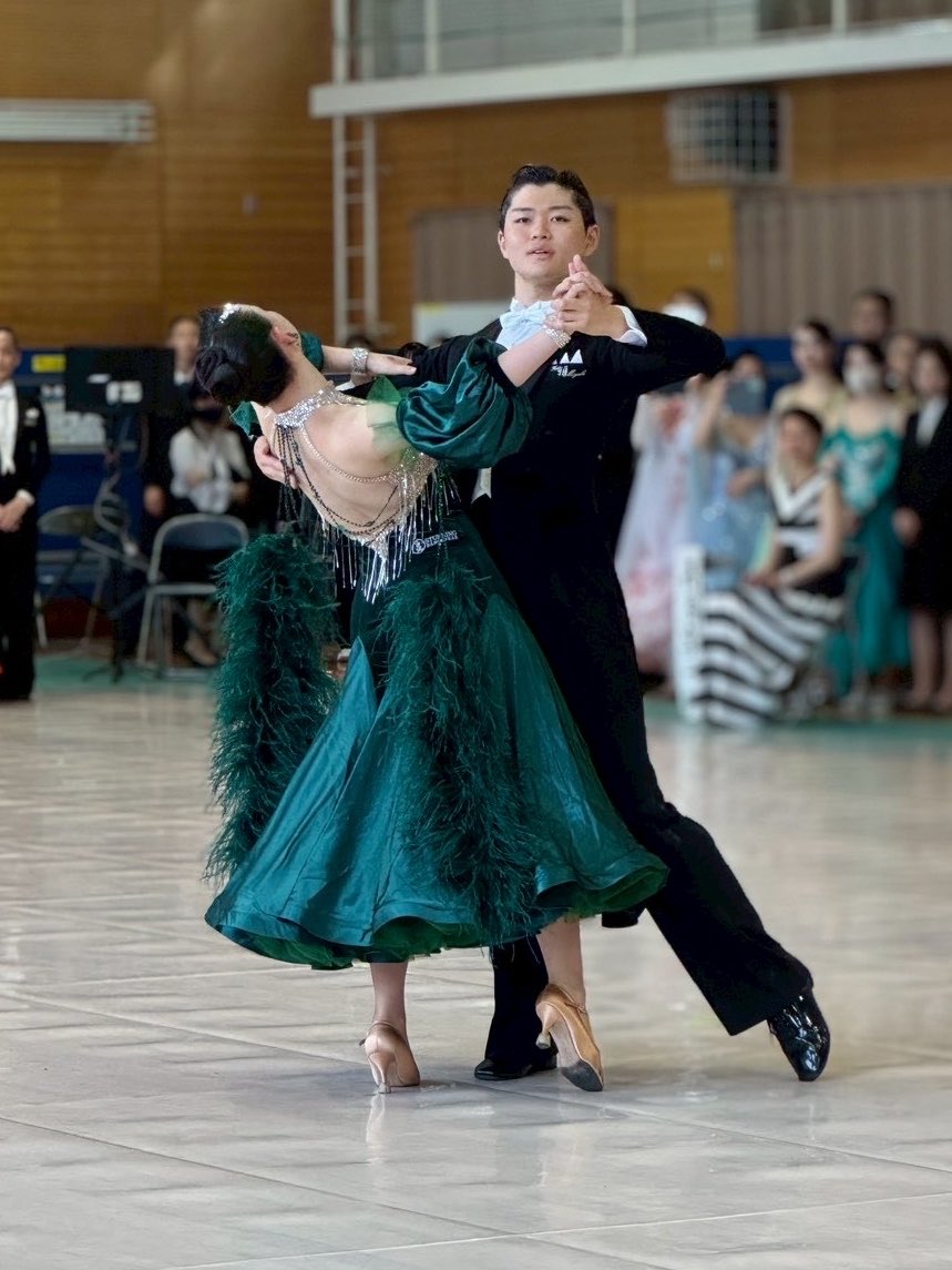 中部モダン戦の結果です✨️

第1位🥇 ぎんじジェイミー(4年) 
第2位🥈 かなむみずき(3年)
第3位🥉 みきはるいちご(愛知学院3年× 4年)
第4位✨️ たいちえりな(4年)
第7位  ときやデーリア(3年× 2年)
第10位  とういはな(愛知学院3年× 3年)

5/3の中部ラテン戦も応援よろしくお願いします！