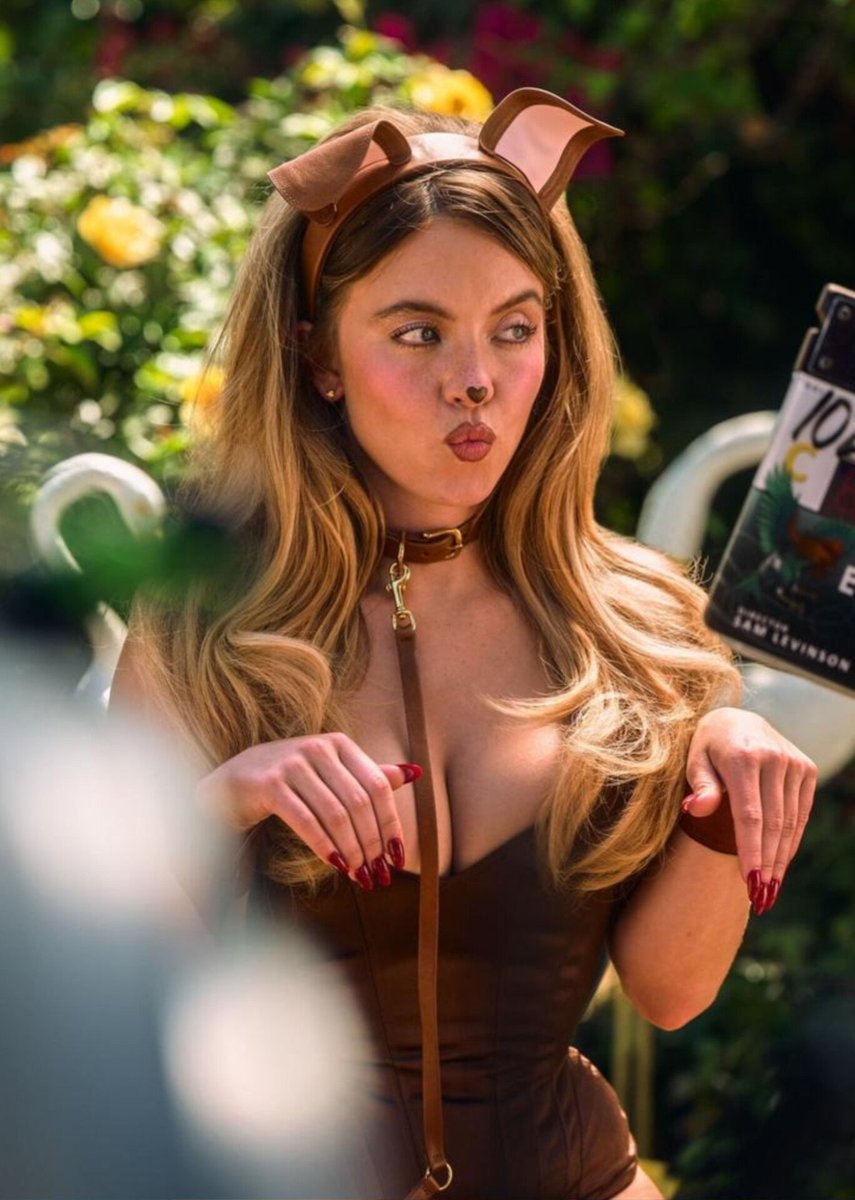 XNinaross_'s tweet photo. Sydney Sweeney will have nude scenes in Episode 3 of Euphoria 👀🥶 https://t.co/u3KsKfxX1g
