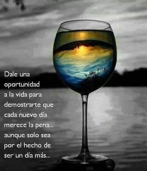Muy buenos días 😃 La *ESPERANZA* puede ser invisible...¡pero hace que todo sea posible! Si caminas de la mano de *DIOS*. 🙏*Que tengas un grandioso y bendecido día*😉👍  buena vibra