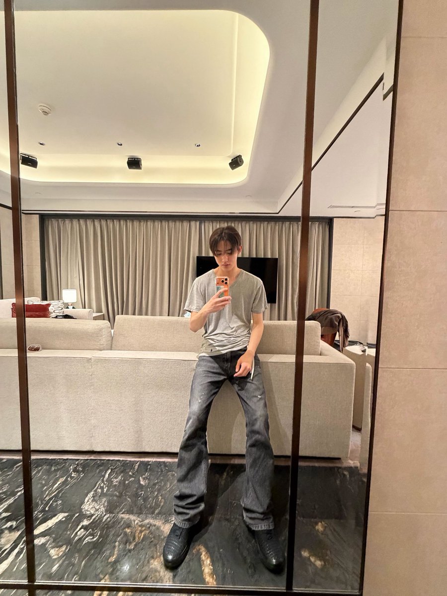 e3omshy's tweet photo. 260421 SEONGHYEON WV UPDATE

#SEONGHYEON #성현 https://t.co/adXXO4nXh6