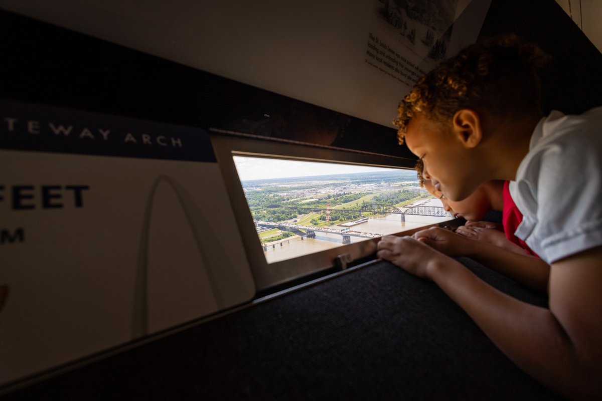 Gateway Arch tweet media