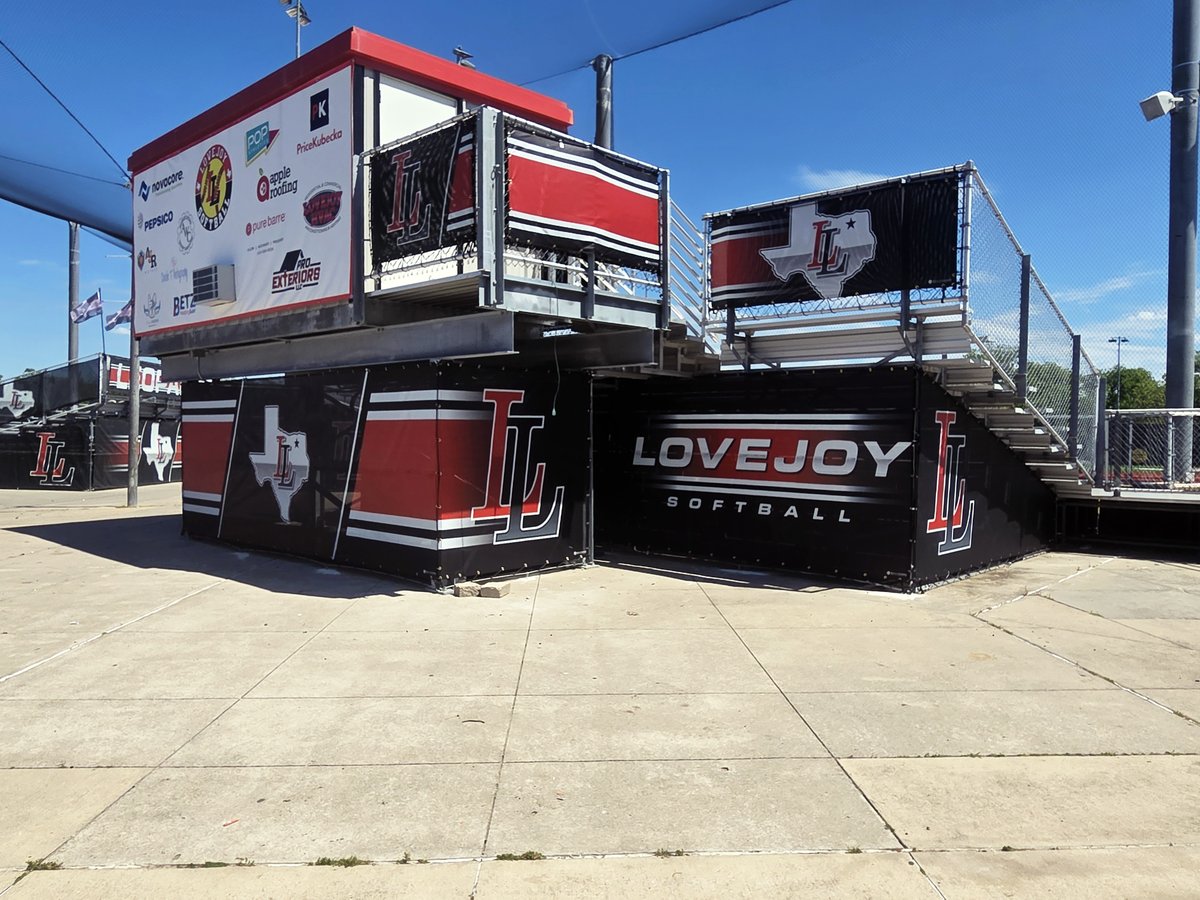 Sullivan_360's tweet photo. New install @lovejoysoftball 🥎🔥
Softball seriously leveled up with their new facility branding 👀

@Lovejoy_HS @SoftballLovejoy @LLDiamondClub @Txhighschoolsb @lovejoyisd1 @uiltexas https://t.co/GzPW22ymbg