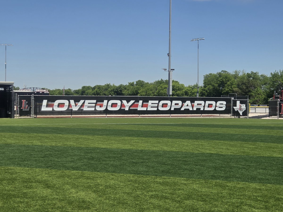 Sullivan_360's tweet photo. New install @lovejoysoftball 🥎🔥
Softball seriously leveled up with their new facility branding 👀

@Lovejoy_HS @SoftballLovejoy @LLDiamondClub @Txhighschoolsb @lovejoyisd1 @uiltexas https://t.co/GzPW22ymbg