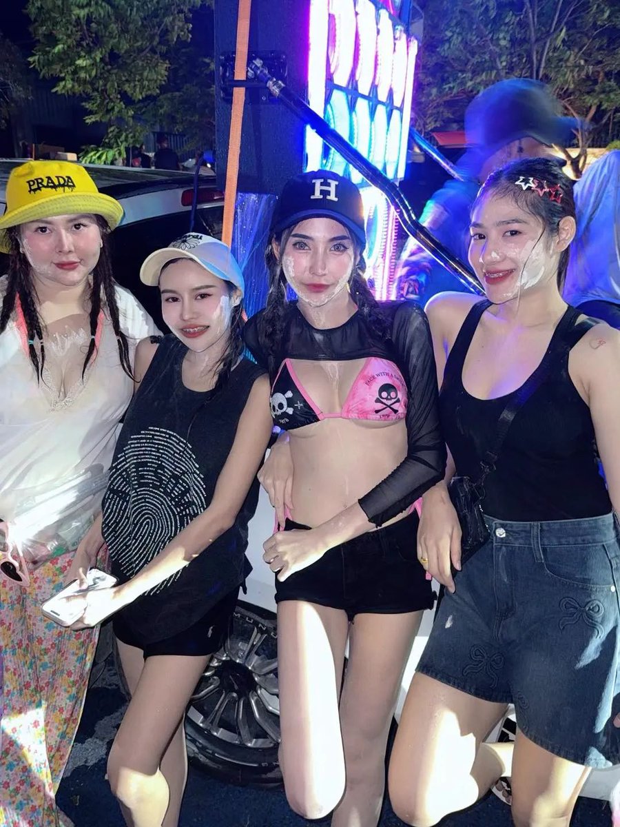 ชื่อโร โมจิ๊ม tweet media