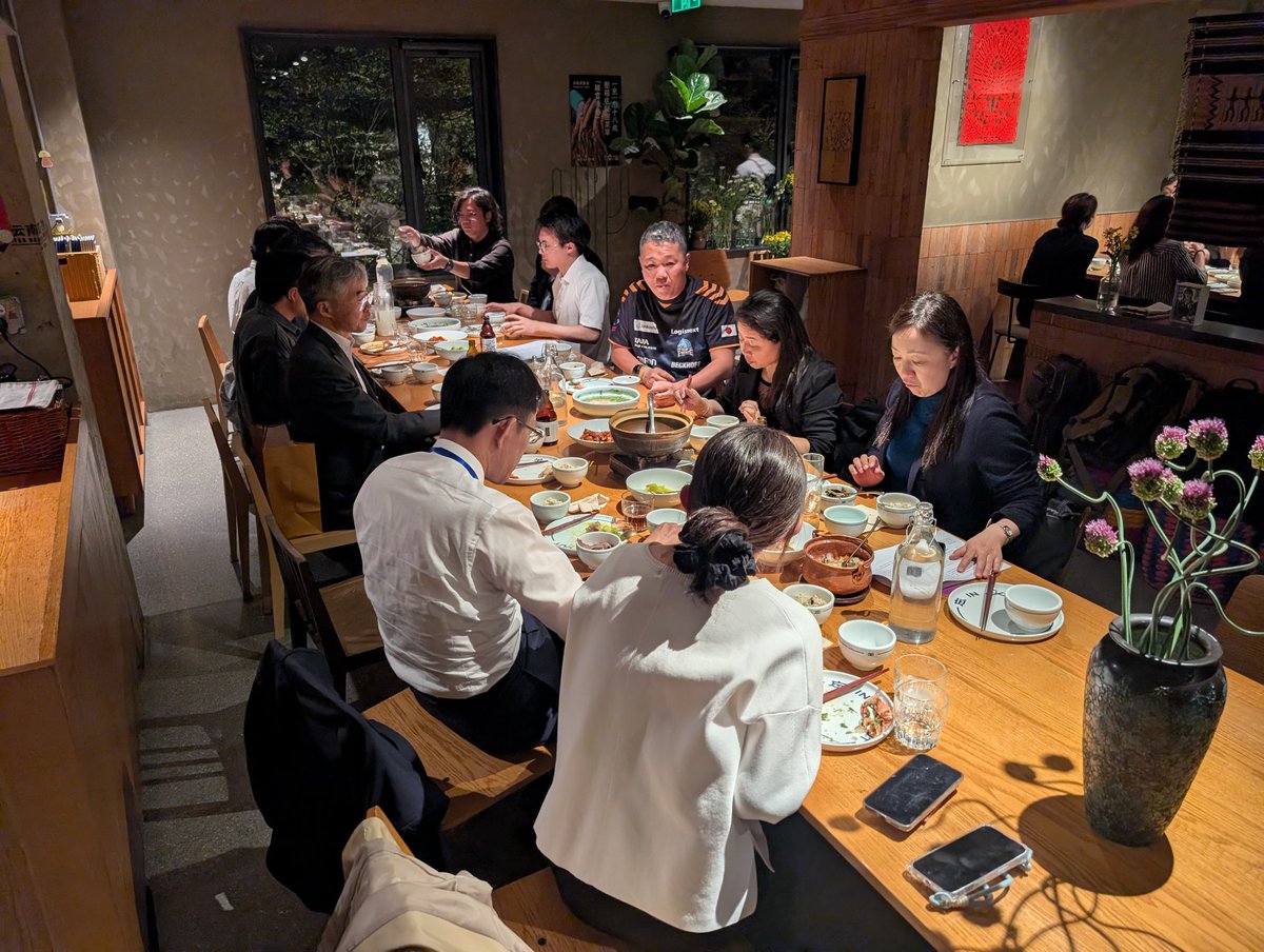takumi_k_jpn's tweet photo. 大使館に会食を主催してもらいました🙏
先日イギリス首相が来た店らしい https://t.co/28wDLXgikK