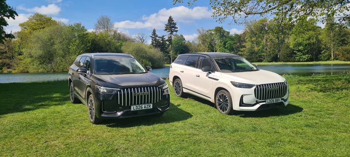 MttRbnsn's tweet image. Driving the #Jaecoo8 #PHEV today, both on- and off-road. It's the new flagship for #Jaecoo, but there's a driving impressions embargo on it until next Wednesday, so pics only for now.