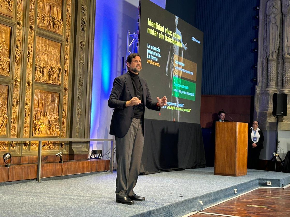 <a href="/AntonioSola_/">Antonio Sola</a> | Una campaña en este sistema tiene reflejos, narrativa, es viva, es metabolica: el concepto de marketing político a la inversa de como lo venimos haciendo.
#CumbreMontevideo
<a href="/CumbreCP/">CumbreCP</a> <a href="/CumbreOnline/">Cumbre.Online</a> <a href="/PolitologosD/">Politólogos Digitales</a>