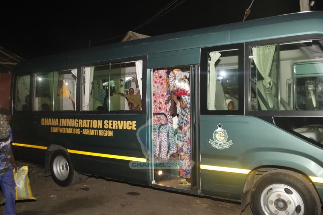 Channel1TVGHA's tweet image. PHOTOS: The Ghana Immigration Service has arrested over 600 undocumented migrants, including 381 children, in a dawn operation across parts of Kumasi in the Ashanti Region.

#ChannelOneNews #Security #Migrants #GhanaNews