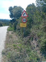 xarxadeparcs's tweet photo. 📢El dijous 23 d’abril s’inicien les actuacions de manteniment del ferm al camí rural de Lligabosses, al municipi de Mura, al #ParcSantLlorenç, i hi haurà talls intermitents ❌
🙏Disculpeu les molèsties https://t.co/d2Tc1lFCjI