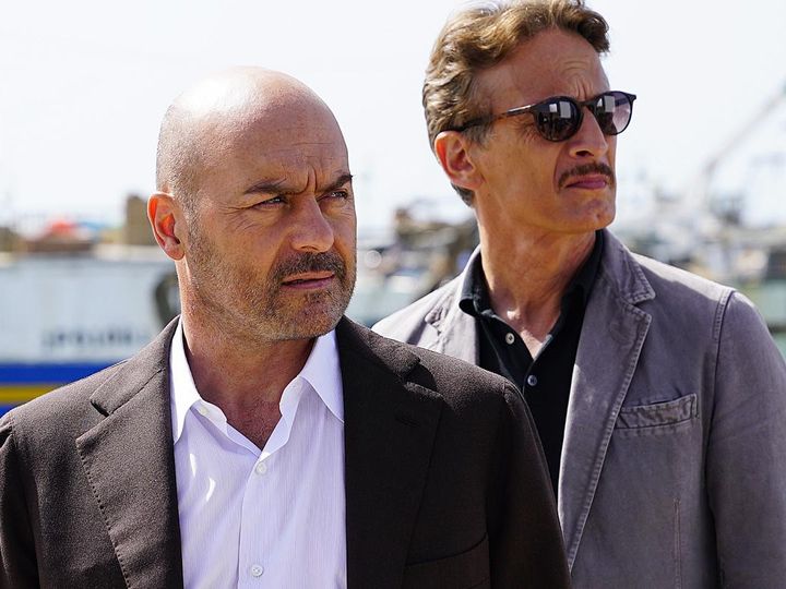 oggiintv_guida's tweet photo. Il Commissario Montalbano - Il giro di boa, oggi in prima serata https://t.co/BX6917L2pP #OggiInTv #guidaTV #programmitv #staseraintv #primaserata #21aprile #fiction https://t.co/ucuLuhDkUp