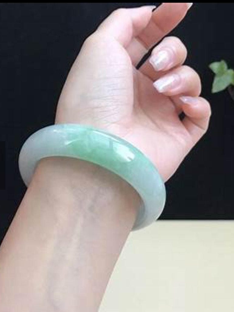 art_soulessence's tweet image. Beautiful stone 
Rich natural and vibrant 
Catchy to the eye 
Sacred stone not for show 
Touch my skin and feel it within 
Healing &amp;amp; protection #jade powers
Better than flowers 

#vss365 #jade