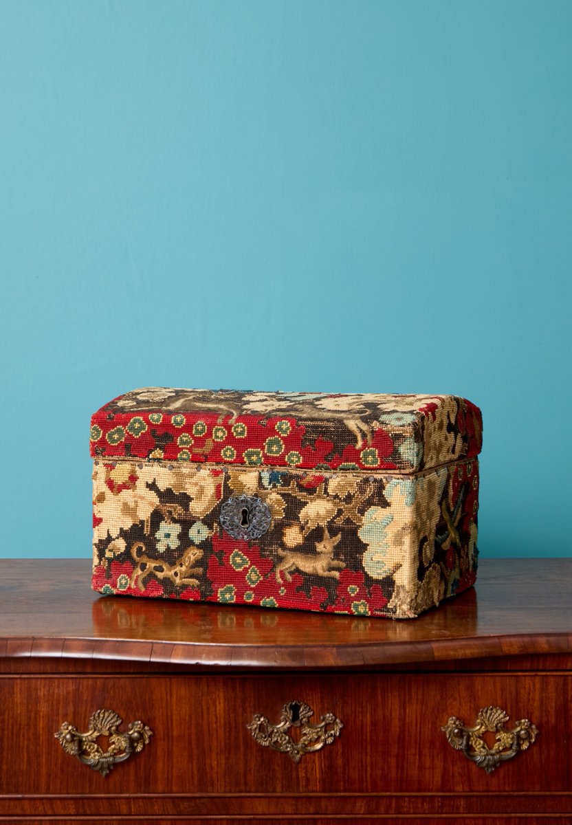 easyliveauction's tweet image. This upcoming sale presents a refined selection of furniture &amp;amp; interiors to suit every bidder!

🪑 The Spring Auction 
📍22nd April | From 10:30am BST 
📦Duke's Fine Art Auctioneers

Discover the full sale: tinyurl.com/tc6pu5hy?utm_s…

#AntiqueFurniture #SpringAuction #TimelessDesign
