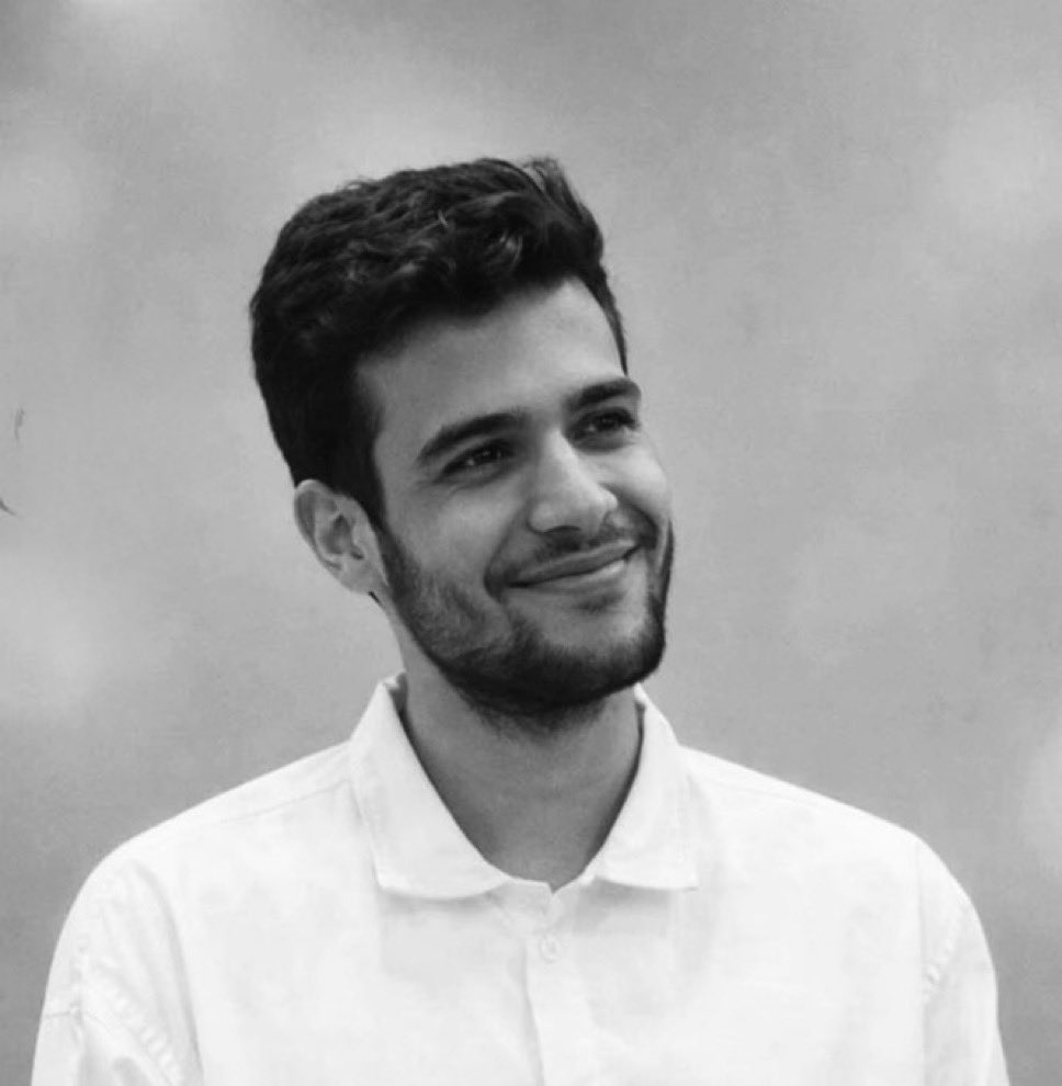 جرم: خواستن یک زندگی معمولی
مجازات: اعدام
 #امیرعلی_میرجعفری