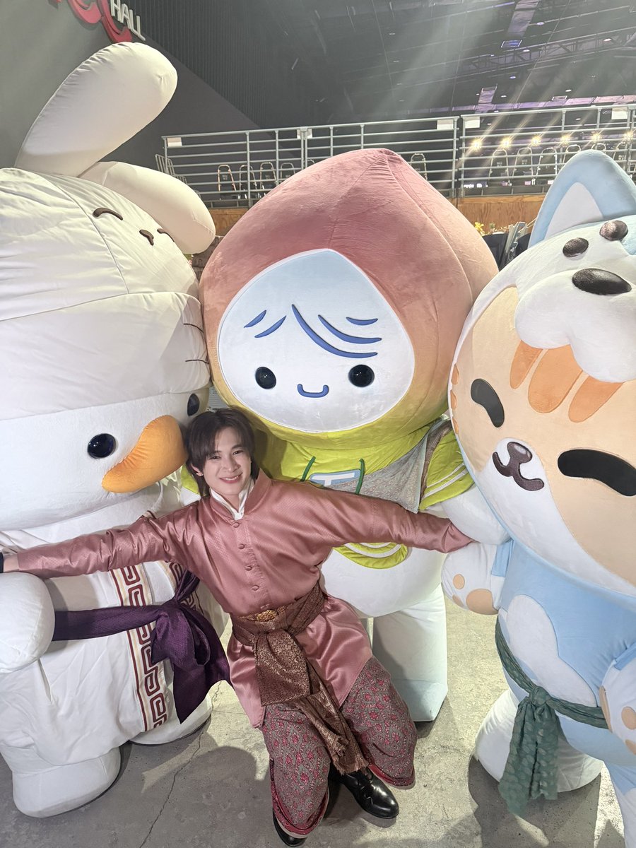 ₊˚⊹ ɨʍʍʏ 🍭🍧 tweet media