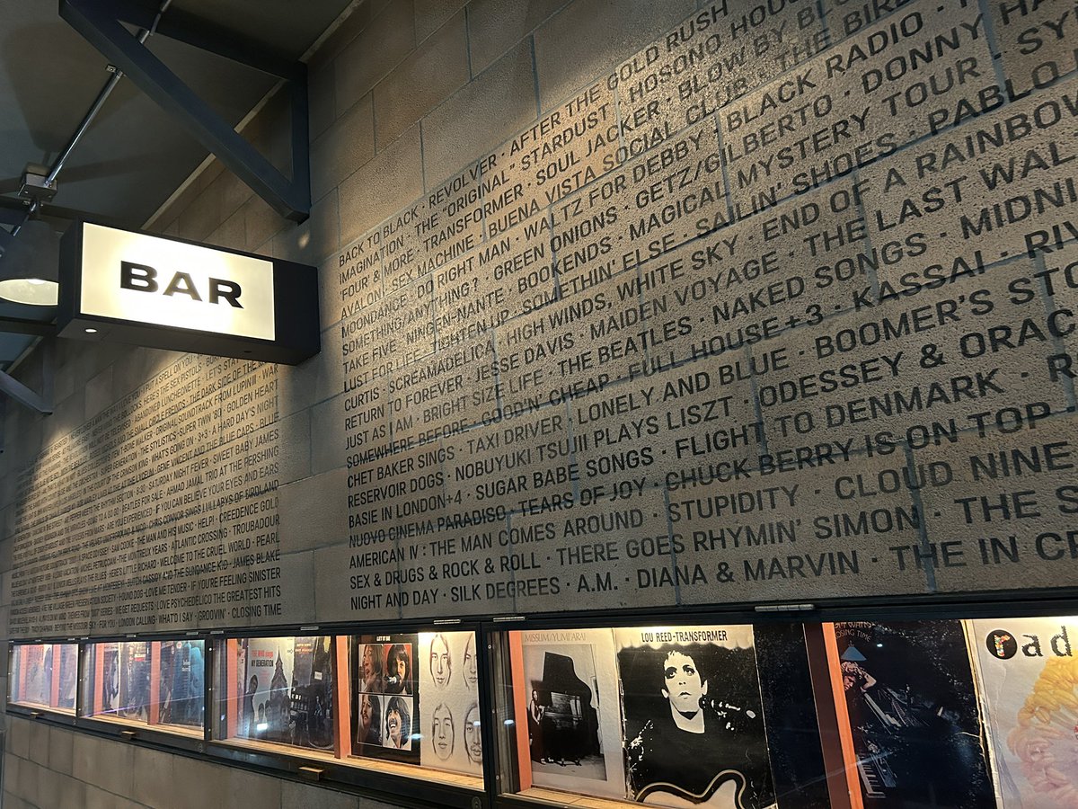 しょう〜もない普通〜の名盤が流れてるだけの店。 (@ BAR TRACK in 渋谷区, 東京都) app.foursquare.com/share/checkin/…